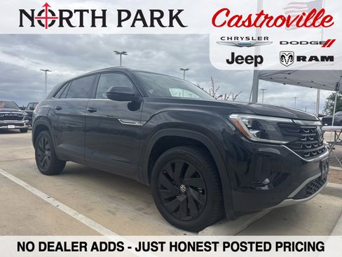 Used 2025 Volkswagen Atlas Cross Sport SE image 1