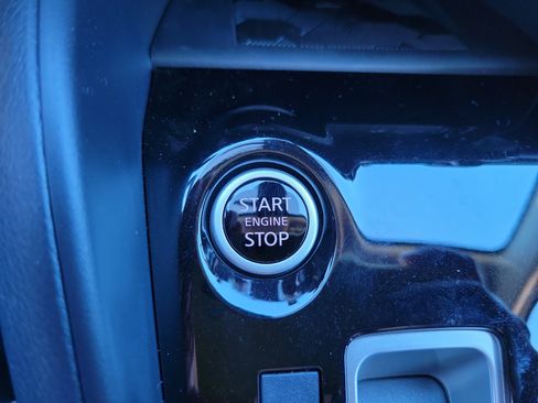 New 2025 Nissan Versa SV image 27