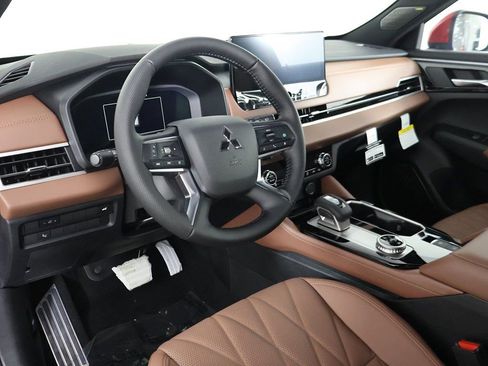 New 2025 Mitsubishi Outlander SEL image 31