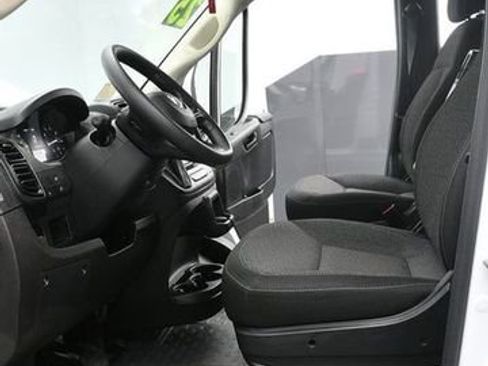 Used 2025 RAM ProMaster 2500 w/ Convenience Group image 14