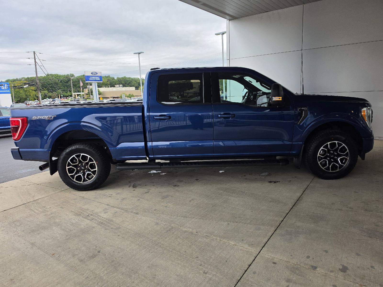 Used 2022 Ford F150 XLT w/ Equipment Group 302A High AWD/4WD image 4