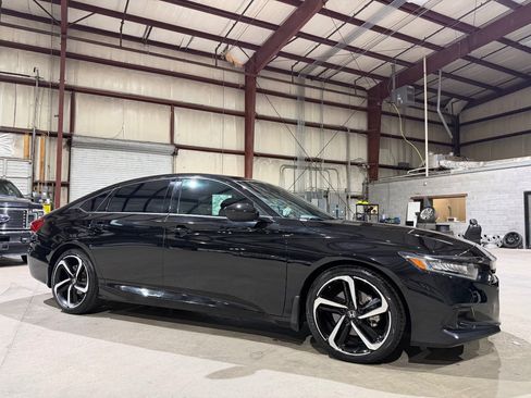 Used 2022 Honda Accord Sport image 3