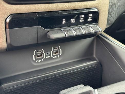 Used 2021 RAM 1500 Laramie image 25
