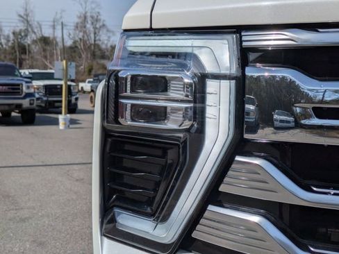 Used 2025 Chevrolet Silverado 2500 High Country w/ Technology Package image 10