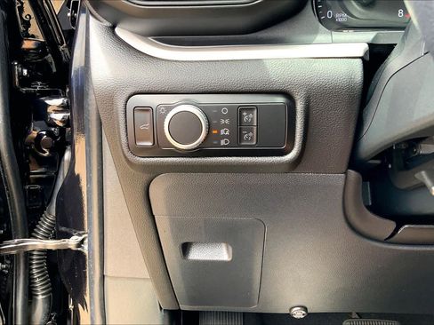 Certified 2023 Ford Explorer XLT RWD image 36