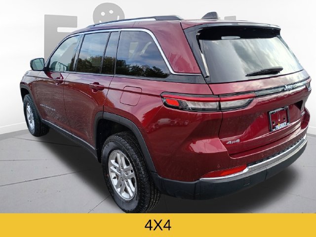 Used 2023 Jeep Grand Cherokee Laredo AWD/4WD image 7