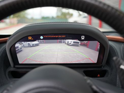 Used 2018 McLaren 720S Performance image 17