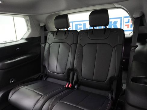 Used 2022 Jeep Grand Cherokee L Limited w/ Black Appearance Package image 34