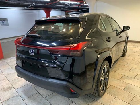 Used 2022 Lexus UX 250h w/ Premium Package image 9