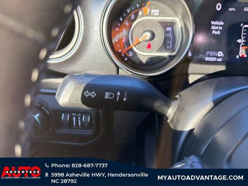 Used 2022 Jeep Gladiator Sport image 23