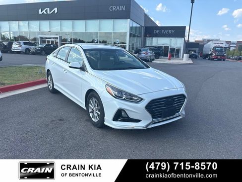 Used 2019 Hyundai Sonata SE FWD image 2