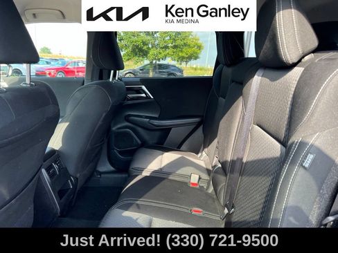 Used 2024 Mitsubishi Outlander ES AWD/4WD image 10