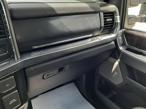 Used 2026 Ford F250 Lariat AWD/4WD image 32