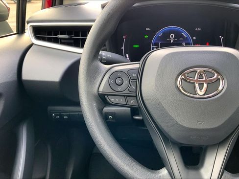 Used 2026 Toyota Corolla LE FWD image 23