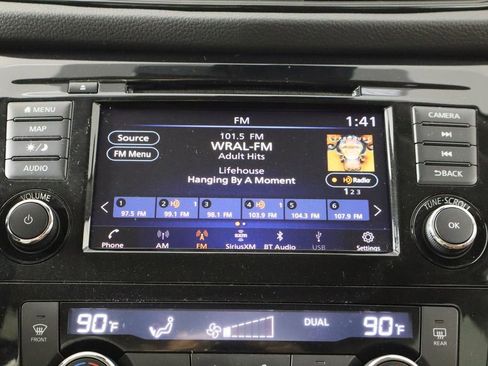 Used 2019 Nissan Rogue SL w/ Premium Package image 30