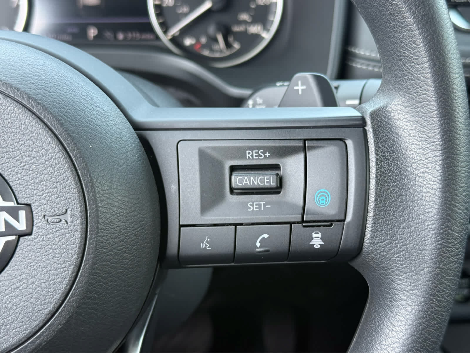 Used 2024 Nissan Rogue SV AWD/4WD image 26