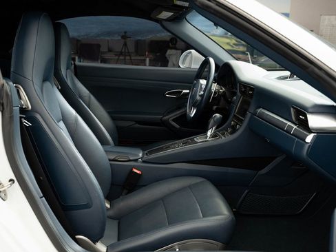 Used 2015 Porsche 911 Carrera image 31