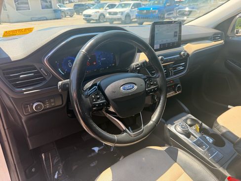 Used 2022 Ford Escape Titanium w/ Titanium Elite Package AWD/4WD image 30