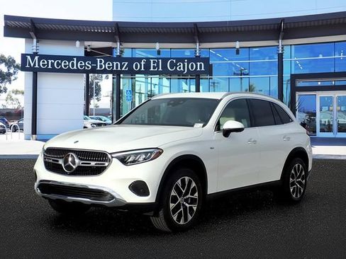 Used 2025 Mercedes-Benz GLC 350e 4MATIC image 1