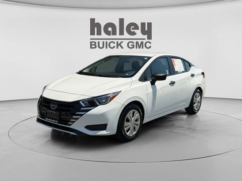 Used 2023 Nissan Versa S FWD image 1