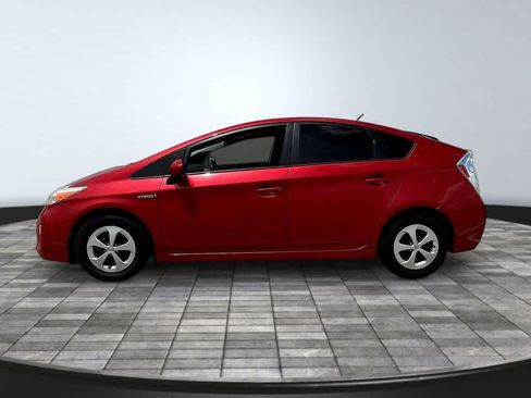 Used 2015 Toyota Prius Two FWD image 3