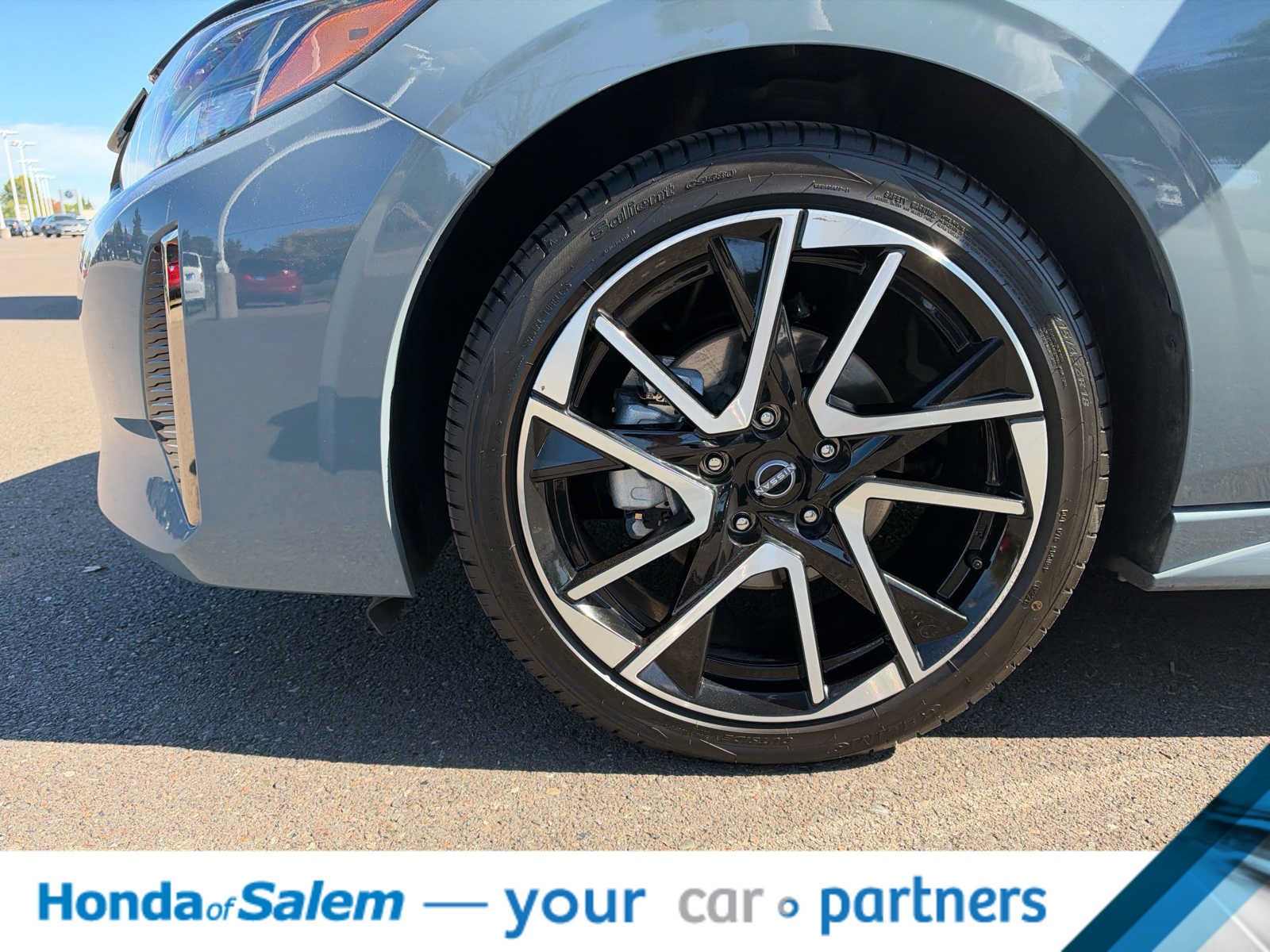 Used 2025 Nissan Sentra SR FWD image 8