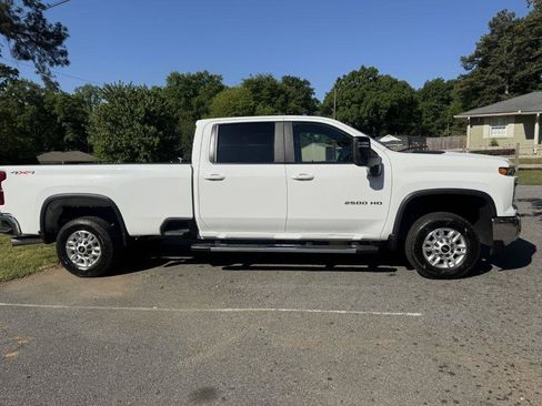 Used 2024 Chevrolet Silverado 2500 LT w/ Convenience Package AWD/4WD image 6