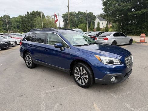Used 2015 Subaru Outback 2.5i Limited AWD/4WD image 3