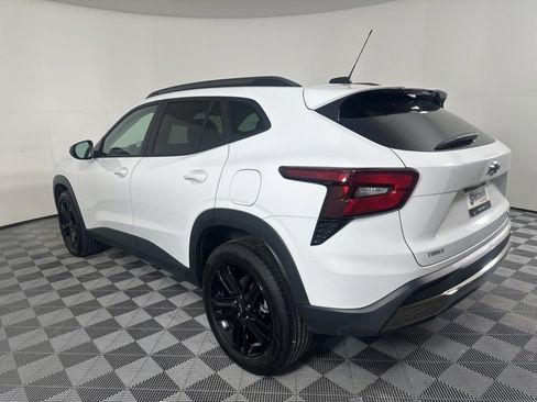 Used 2025 Chevrolet Trax ACTIV w/ Driver Confidence Package image 5