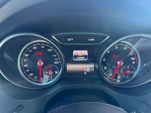 Used 2018 Mercedes-Benz GLA 250 4MATIC w/ Premium Package image 11