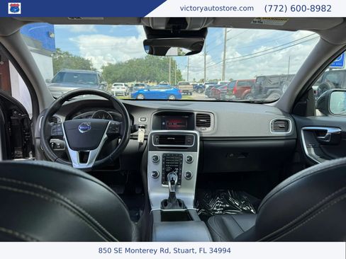 Used 2018 Volvo S60 T5 Dynamic w/ Vision Package FWD image 2