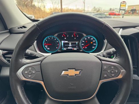 Used 2018 Chevrolet Traverse LT image 16