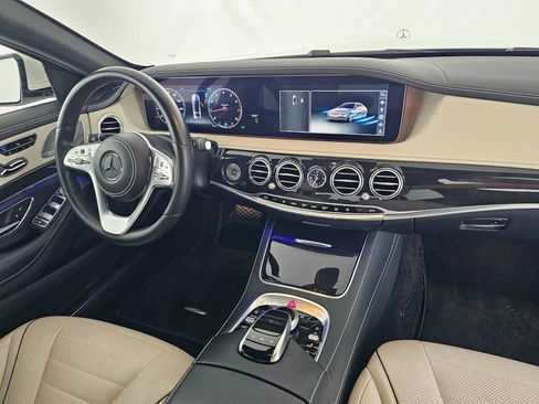 Used 2018 Mercedes-Benz S 560 Sedan image 11