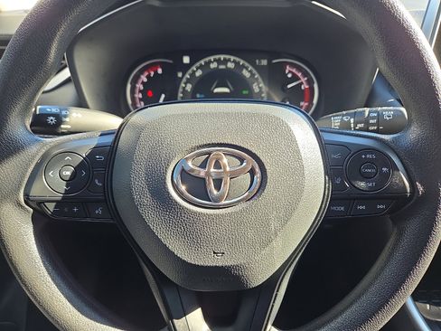 Used 2025 Toyota RAV4 XLE image 24