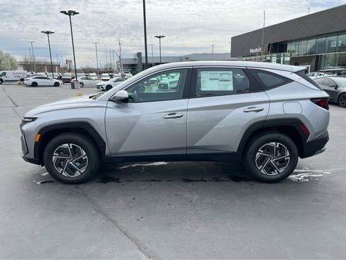 New 2026 Hyundai Tucson Blue SE w/ Tow & Go Package AWD/4WD image 12