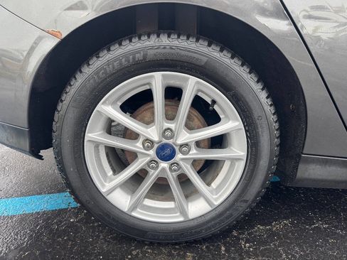 Used 2015 Ford Focus SE image 18