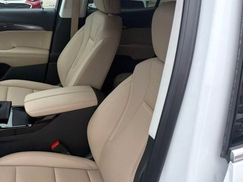 Used 2024 Buick Envision Preferred AWD/4WD image 3