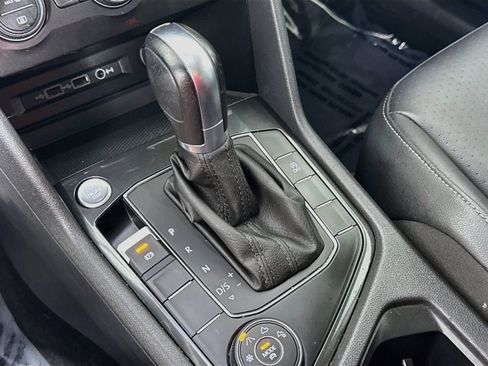 Used 2019 Volkswagen Tiguan SE w/ Panoramic Sunroof Package AWD/4WD image 18