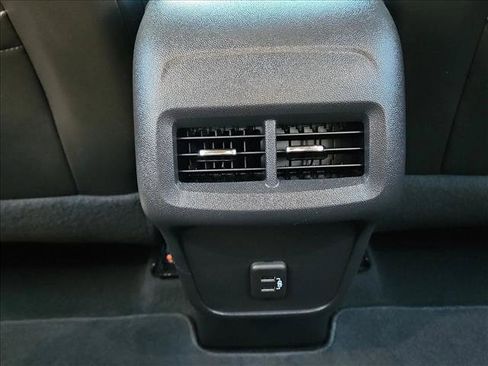 Used 2023 Chevrolet Equinox RS FWD image 16