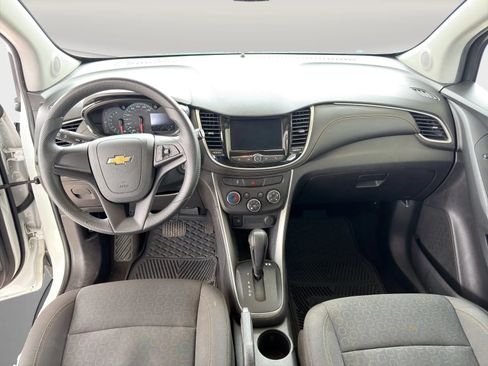 Used 2018 Chevrolet Trax LS AWD/4WD image 14