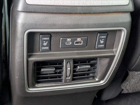 Used 2022 Nissan Murano SL w/ SL Moonroof Package image 17