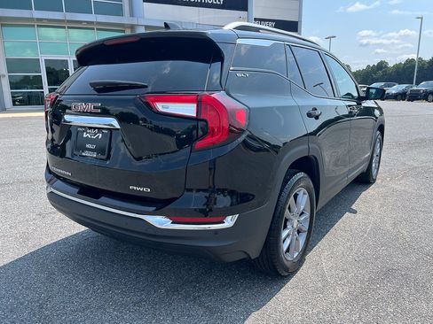 Used 2022 GMC Terrain SLT w/ Tech Package AWD/4WD image 7
