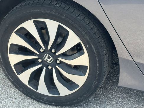 Used 2015 Honda Accord Hybrid Sedan image 5