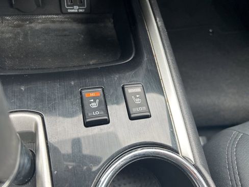 Used 2018 Nissan Pathfinder SV w/ SV All Weather Package image 29