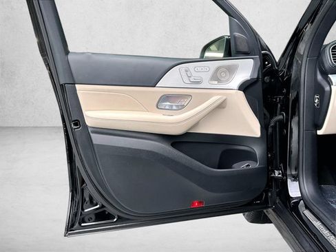 Certified 2025 Mercedes-Benz GLS 450 4MATIC image 18