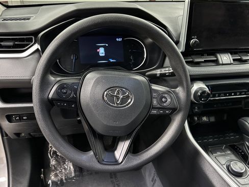 Used 2023 Toyota RAV4 LE image 7