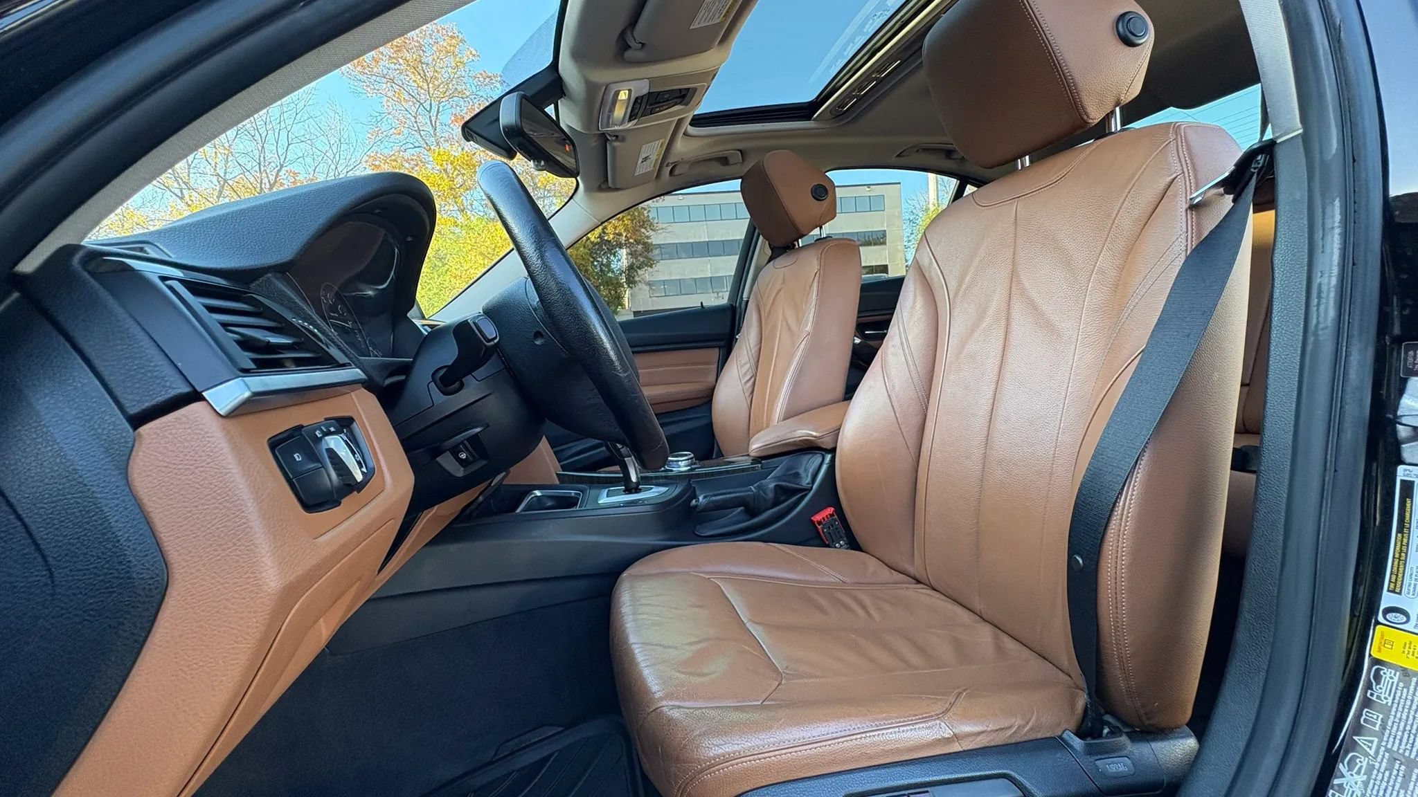 Used 2014 BMW 328i xDrive Sedan w/ Premium Package AWD/4WD image 2