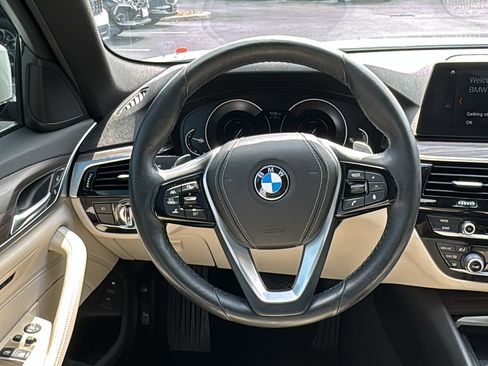 Used 2018 BMW 530e RWD image 28