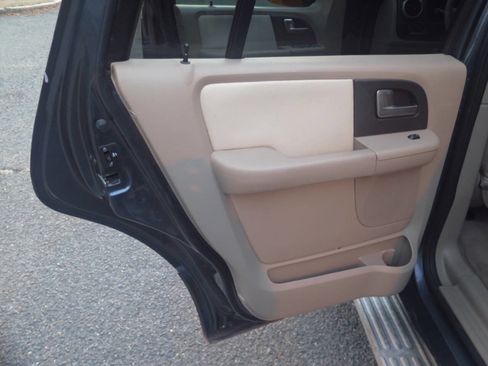 Used 2004 Ford Expedition Eddie Bauer image 21