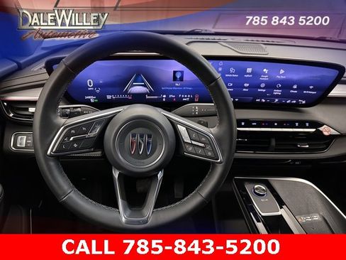 Used 2025 Buick Enclave Preferred image 8